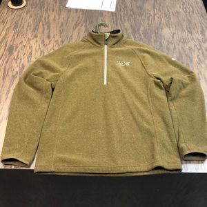 Mountain Hardware 1/4 zip jacket. Excellent condition. Men’s medium